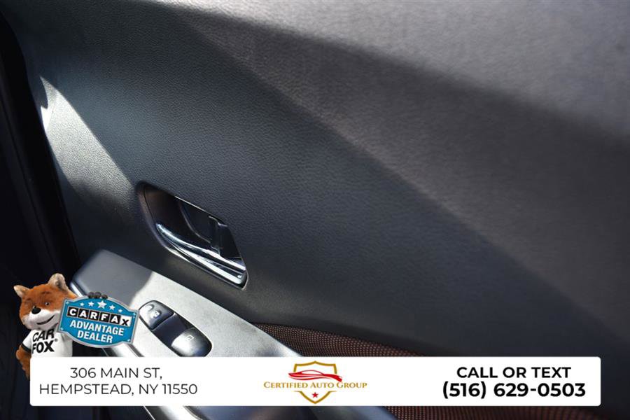 Used 2020 Nissan Kicks SR FWD image 23