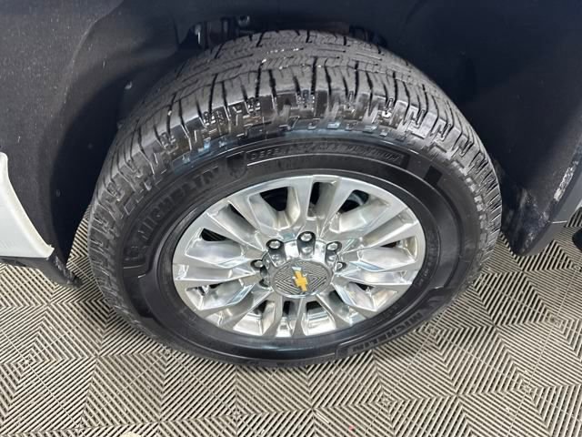 Used 2022 Chevrolet Silverado 3500 High Country image 10