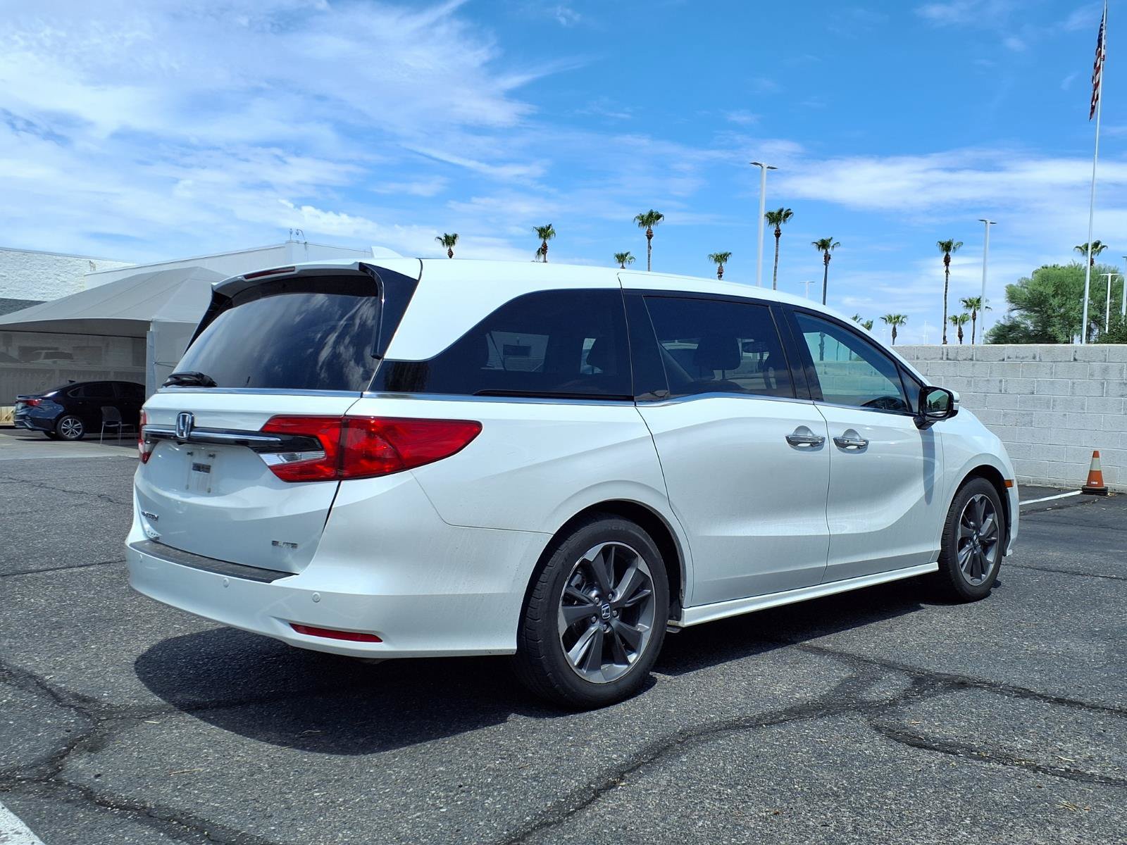 Used 2022 Honda Odyssey Elite image 5