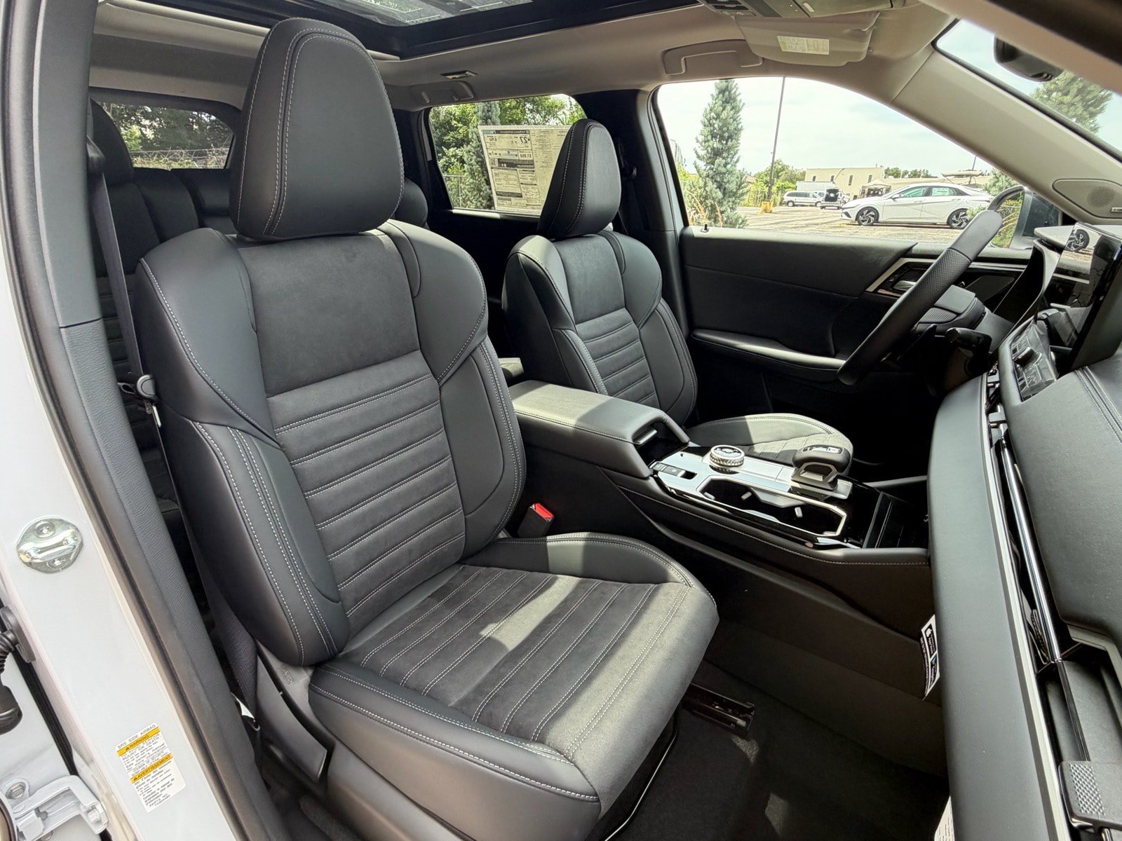 New 2026 Mitsubishi Outlander AWD image 12