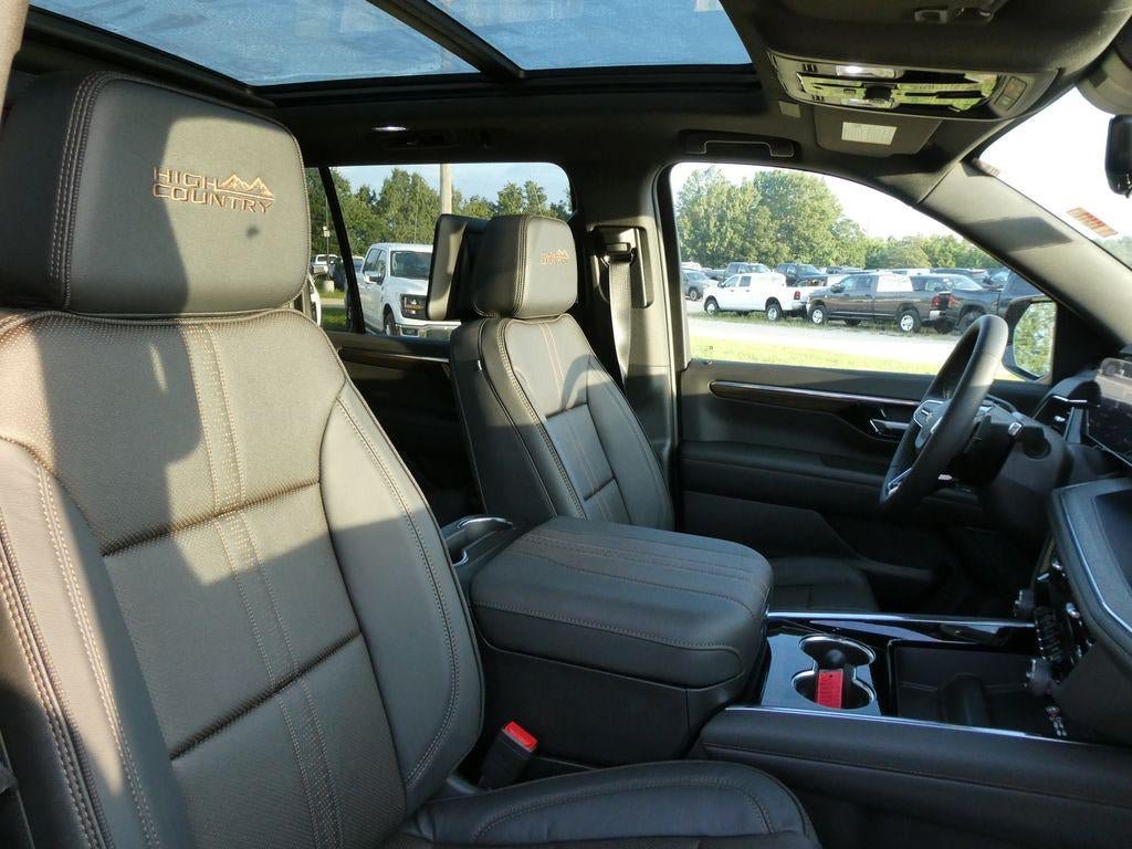 New 2026 Chevrolet Suburban High Country AWD/4WD image 10
