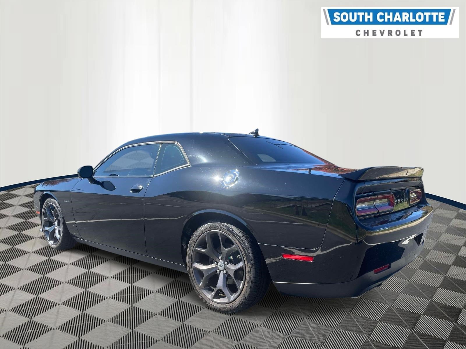 Used 2019 Dodge Challenger R/T w/ Cold Weather Group RWD image 6