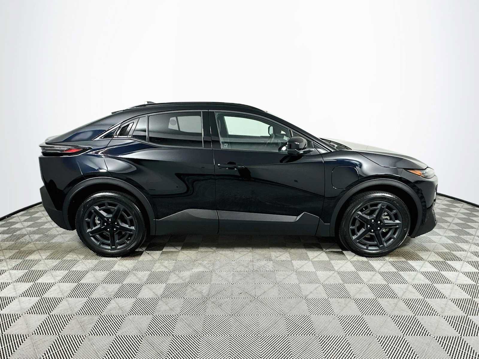 New 2026 Subaru Uncharted AWD image 8