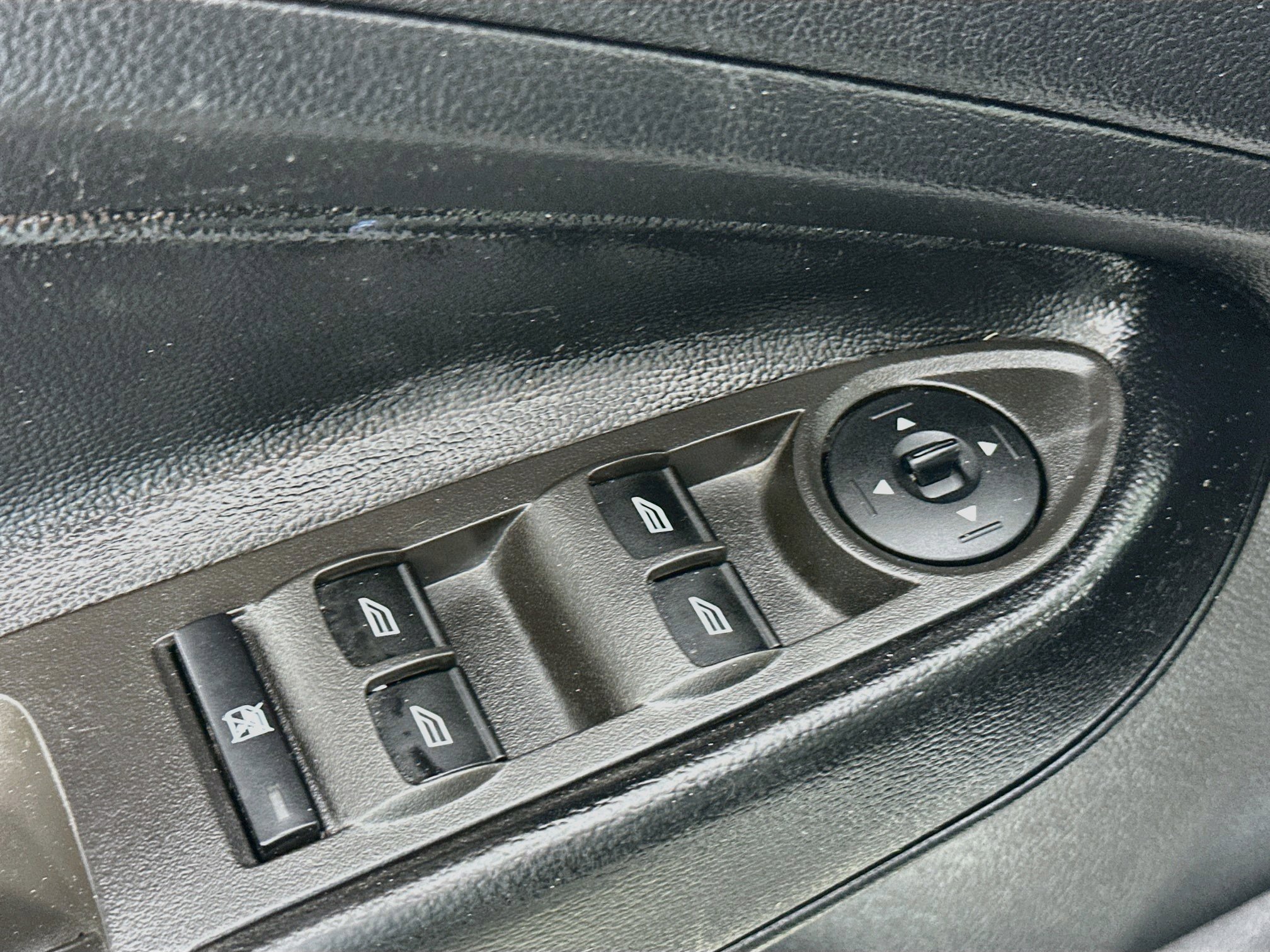 Used 2018 Ford Escape S FWD image 17