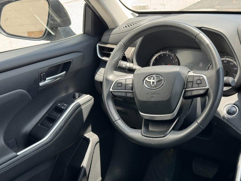 Certified 2024 Toyota Highlander XLE image 12