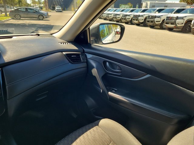 Used 2020 Nissan Rogue S image 18