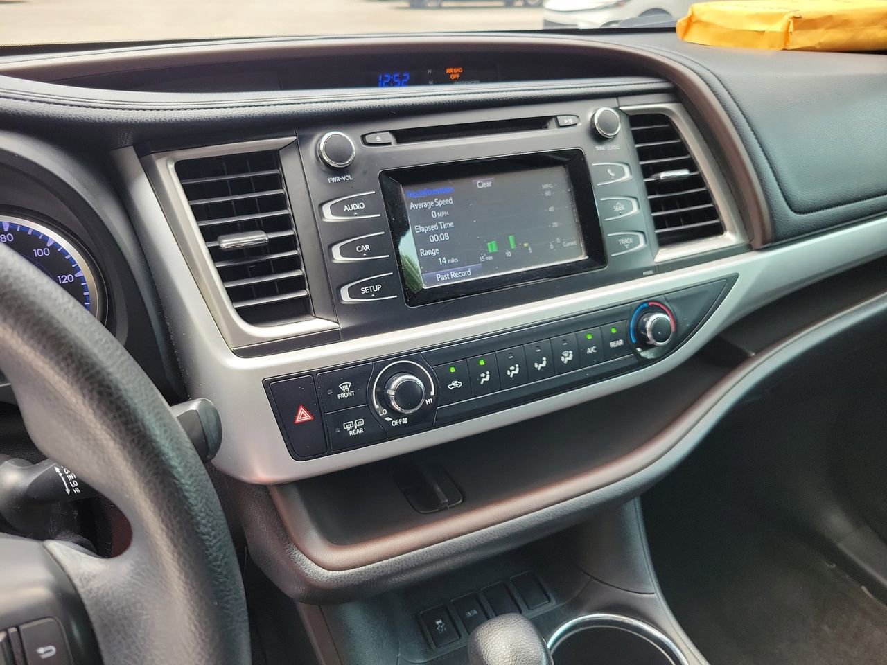 Used 2017 Toyota Highlander LE FWD image 22