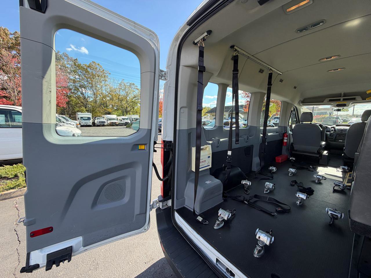 Used 2016 Ford Transit 350 XL RWD image 22