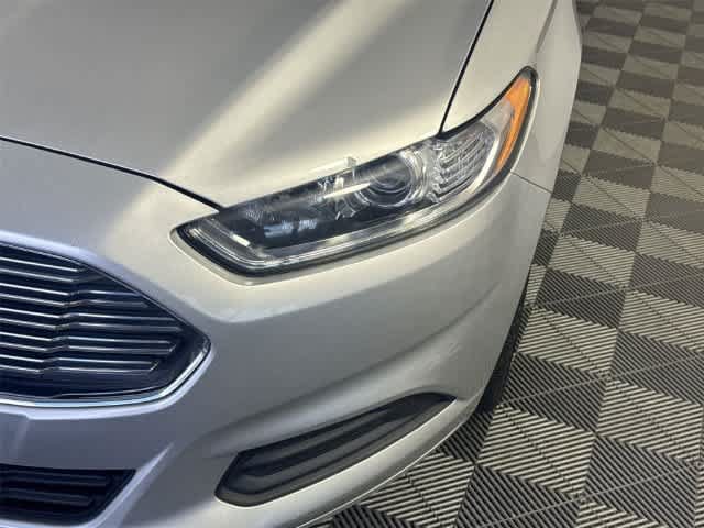 Used 2014 Ford Fusion SE FWD image 9
