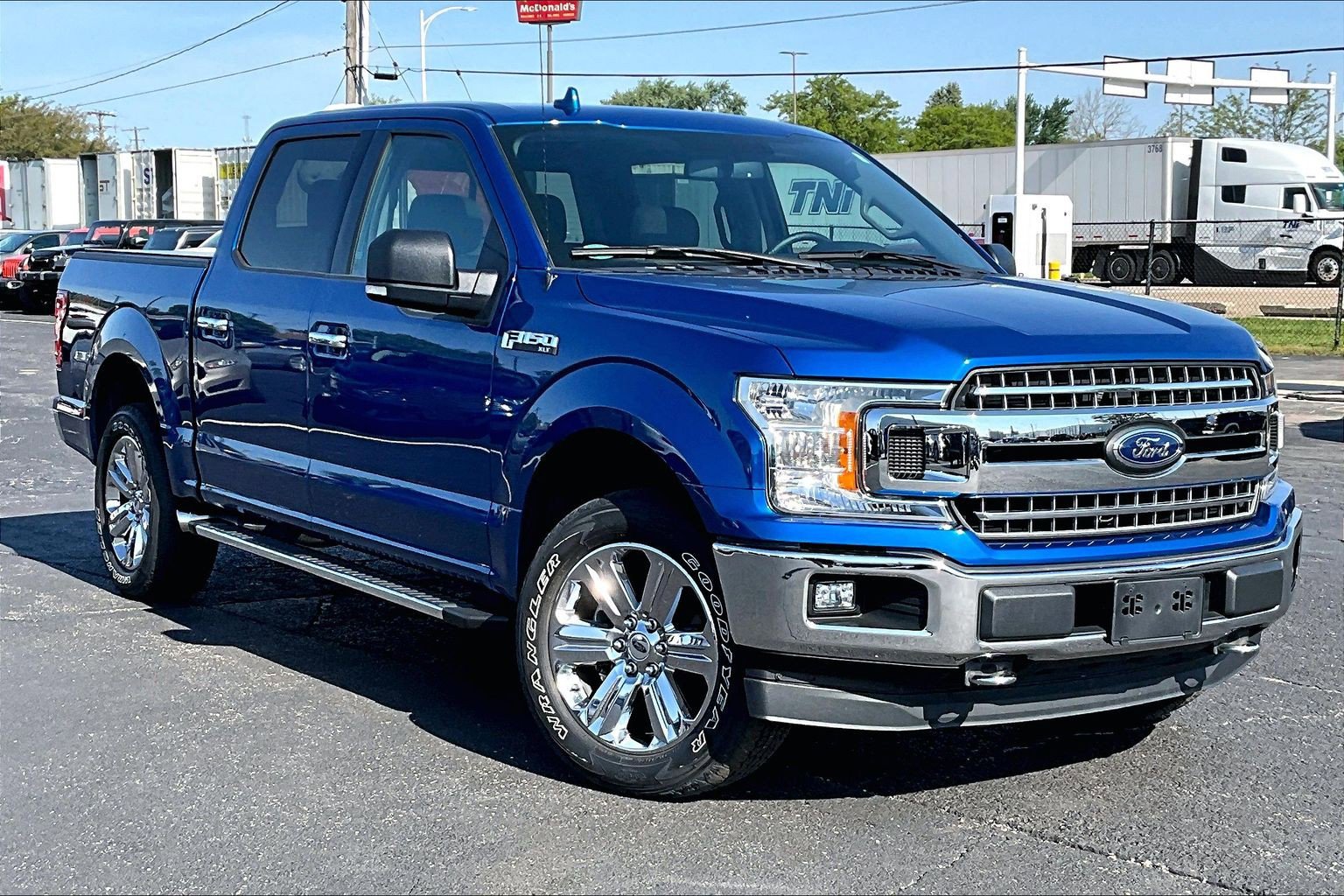 Used 2018 Ford F150 XLT w/ Equipment Group 302A Luxury AWD/4WD image 38