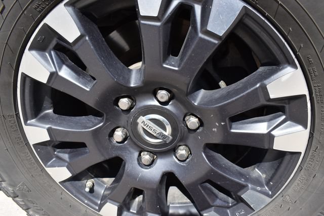 Used 2017 Nissan Titan PRO-4X AWD/4WD image 11