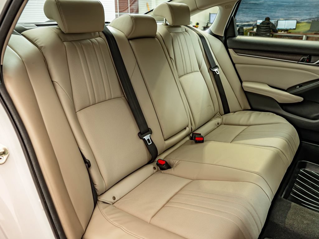 Used 2018 Honda Accord EX-L image 41
