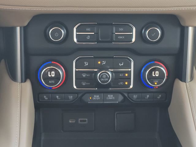 Used 2021 Chevrolet Suburban Premier w/ Premium Package image 14