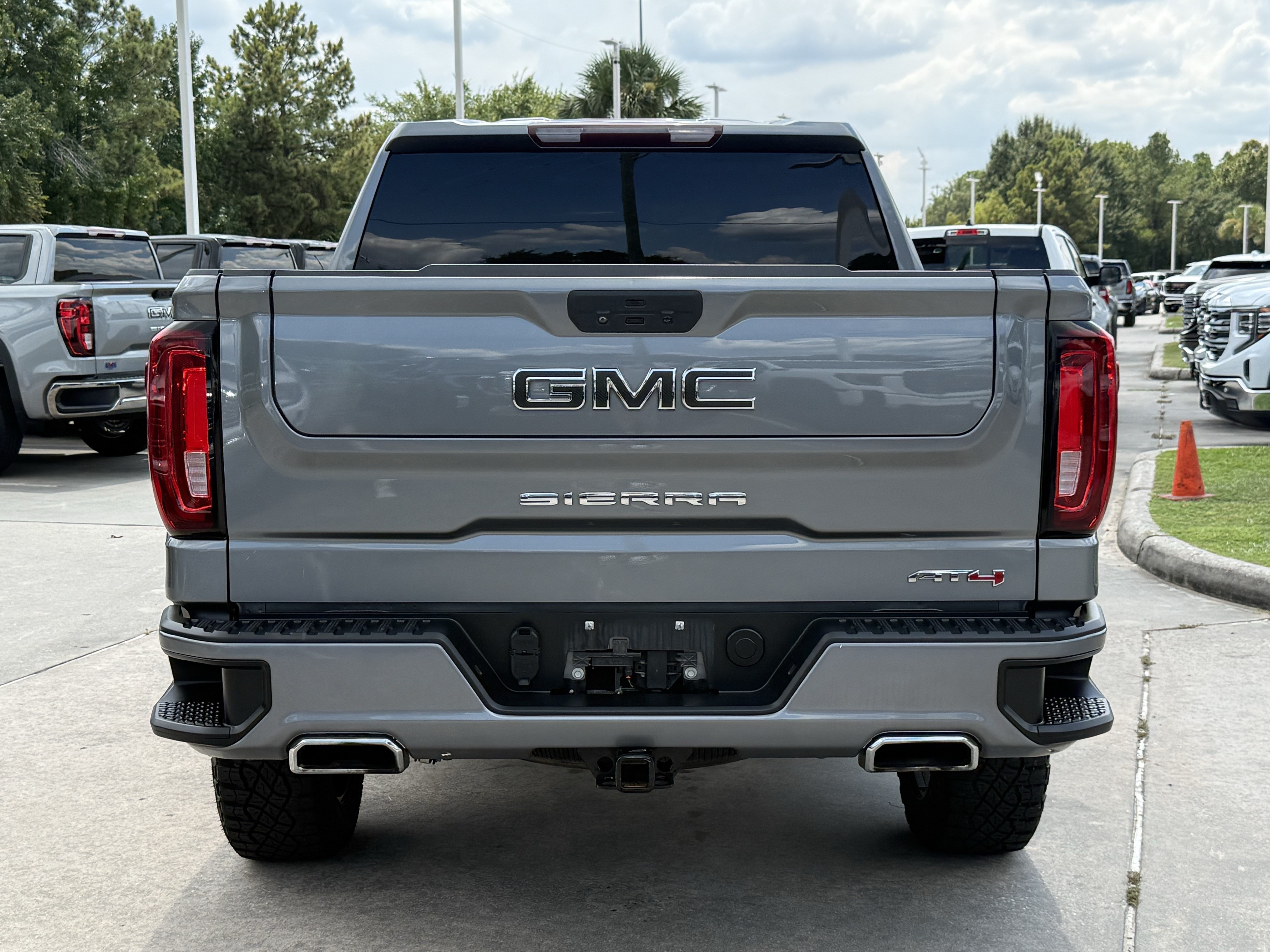 Used 2021 GMC Sierra 1500 AT4 AWD/4WD image 6