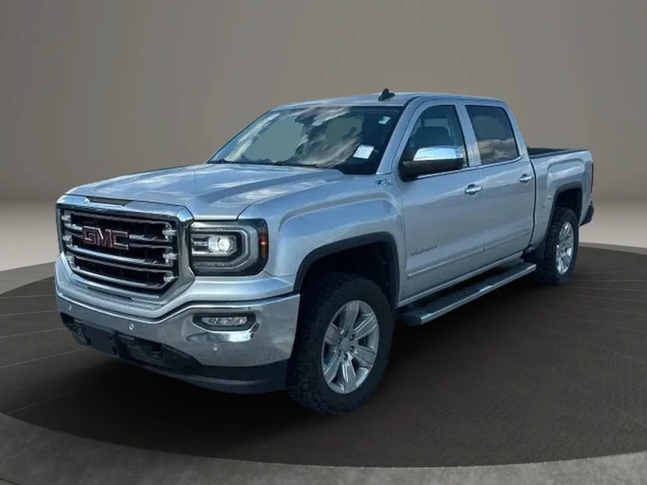 Used 2018 GMC Sierra 1500 SLT AWD/4WD image 1