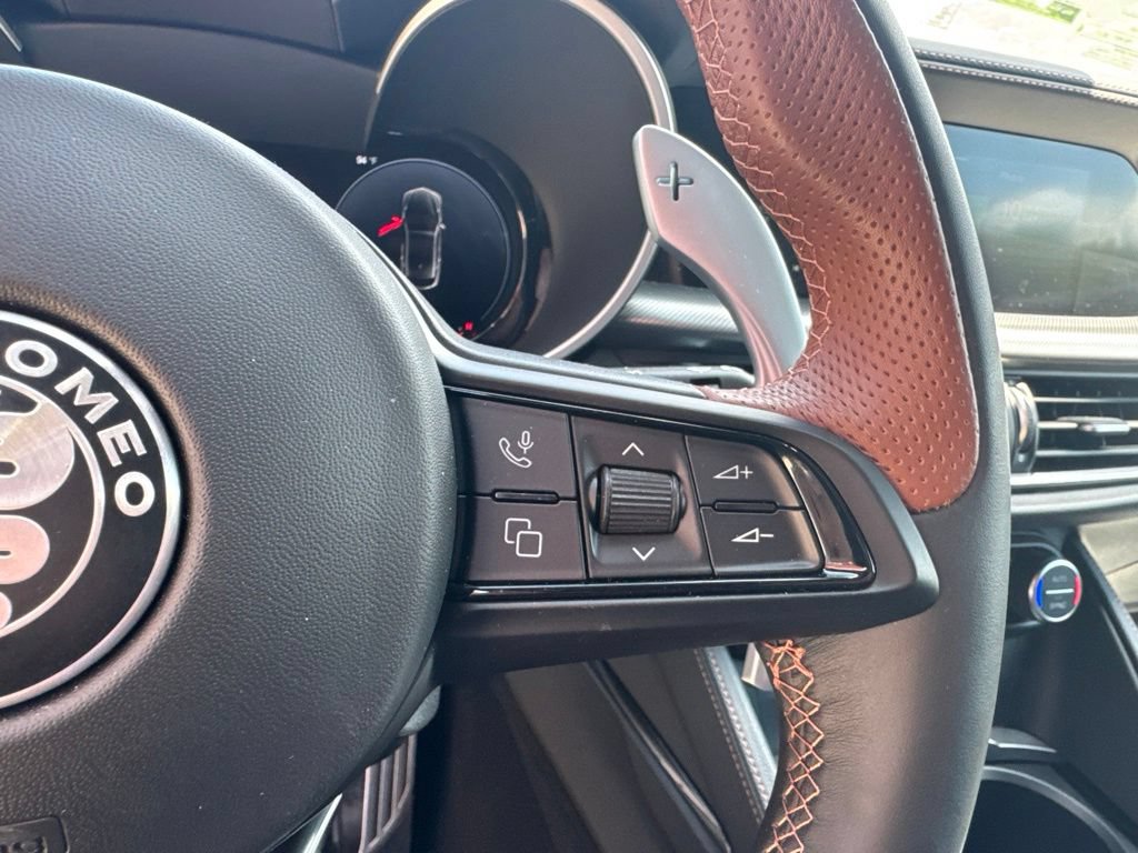 New 2025 Alfa Romeo Stelvio Sprint AWD/4WD image 37