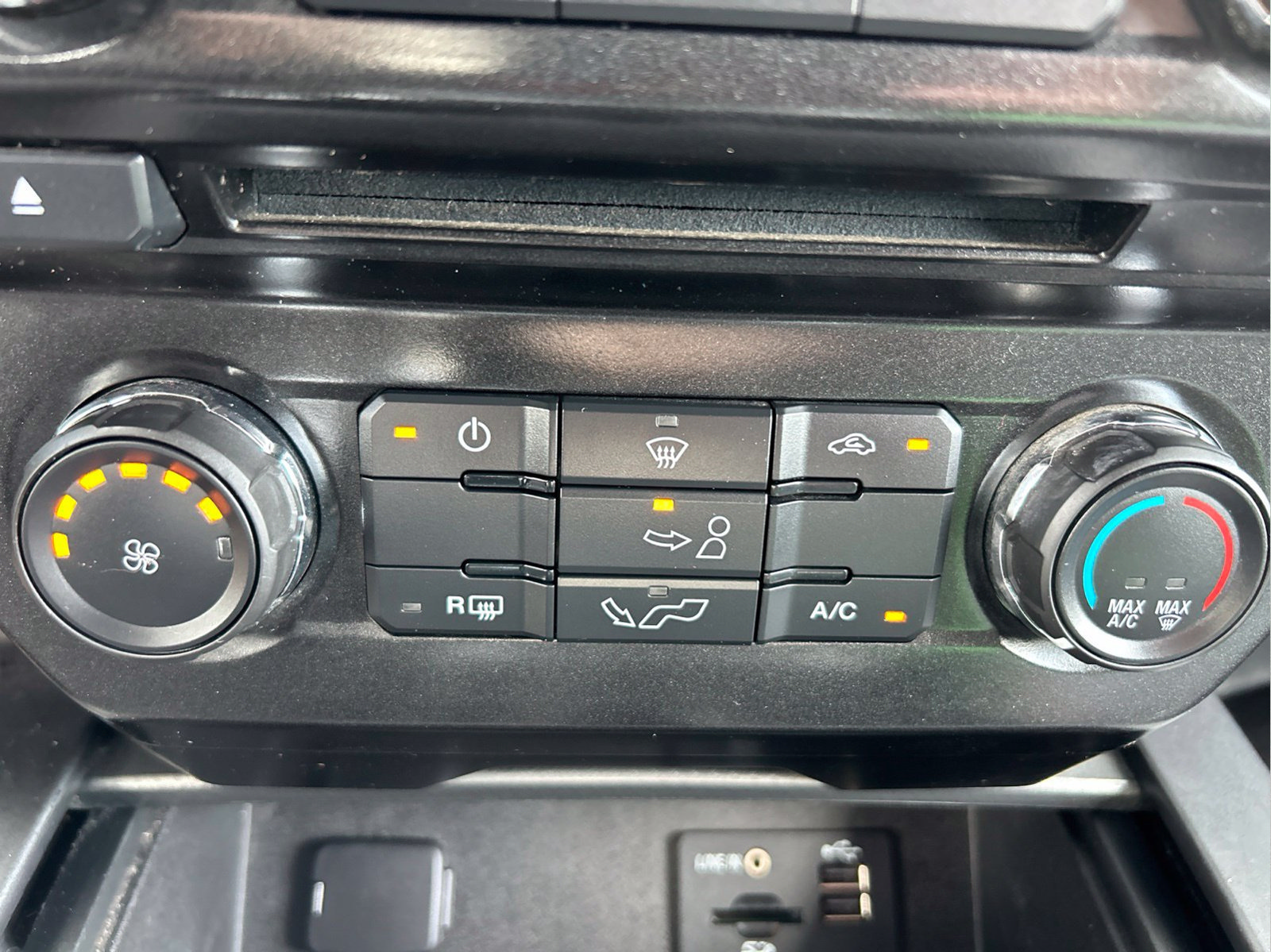 Used 2015 Ford F150 XLT w/ Equipment Group 301A Mid RWD image 34