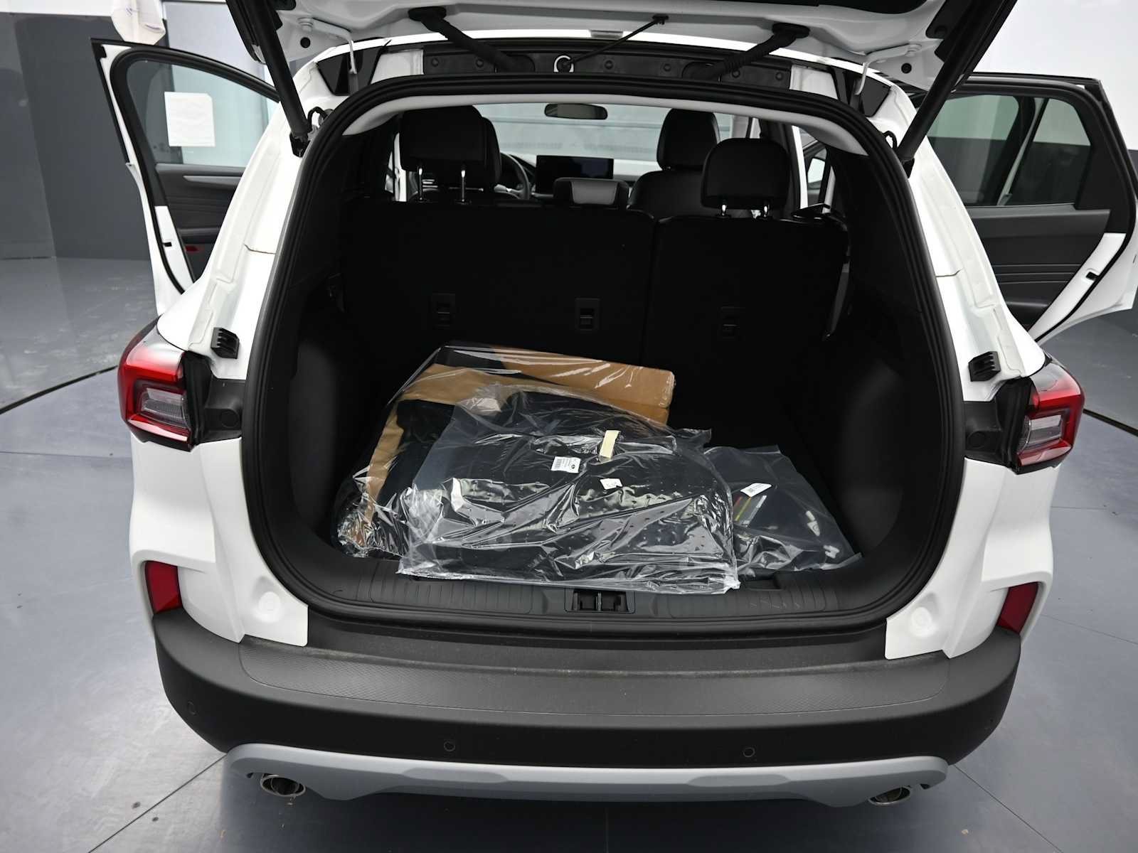 New 2025 Ford Escape SE FWD image 16