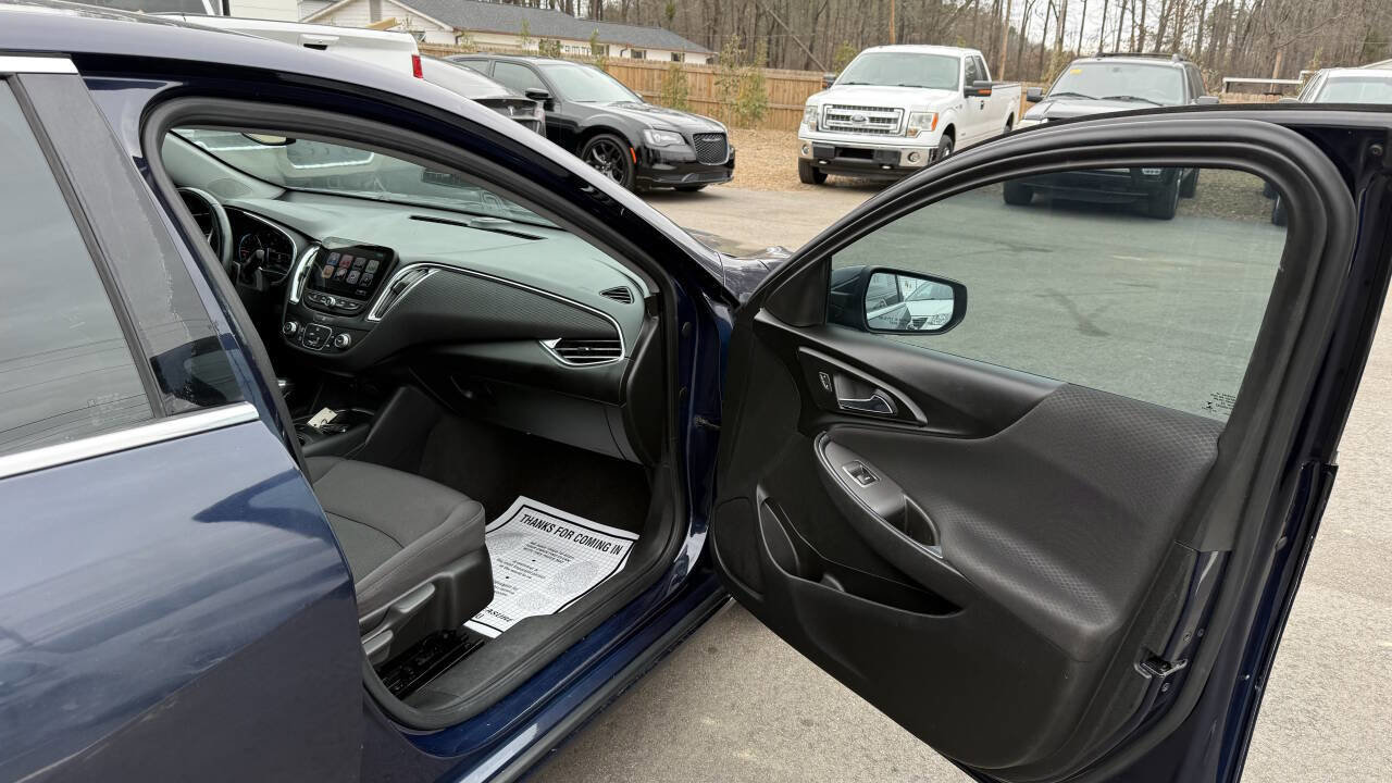 Used 2017 Chevrolet Malibu LT image 17