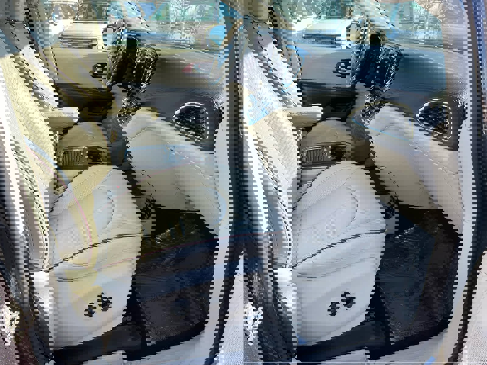 Used 2020 Chrysler Pacifica Limited image 17