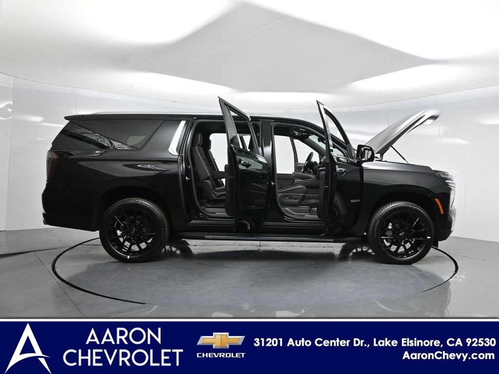 New 2026 Chevrolet Suburban Premier image 2