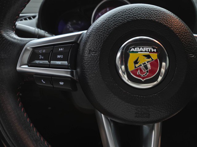 Used 2020 FIAT 124 Spider Abarth w/ Convenience Group RWD image 16