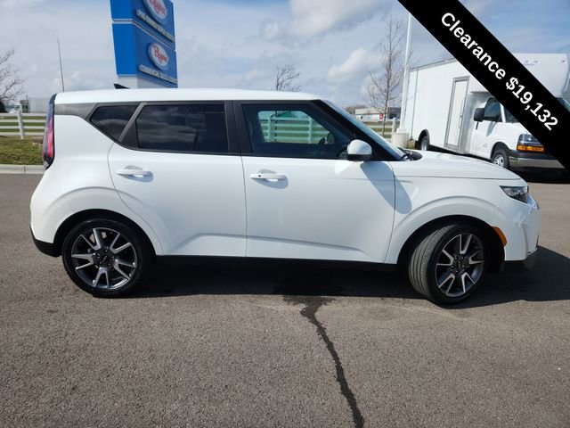 Used 2024 Kia Soul EX w/ Option Group 015 FWD image 9