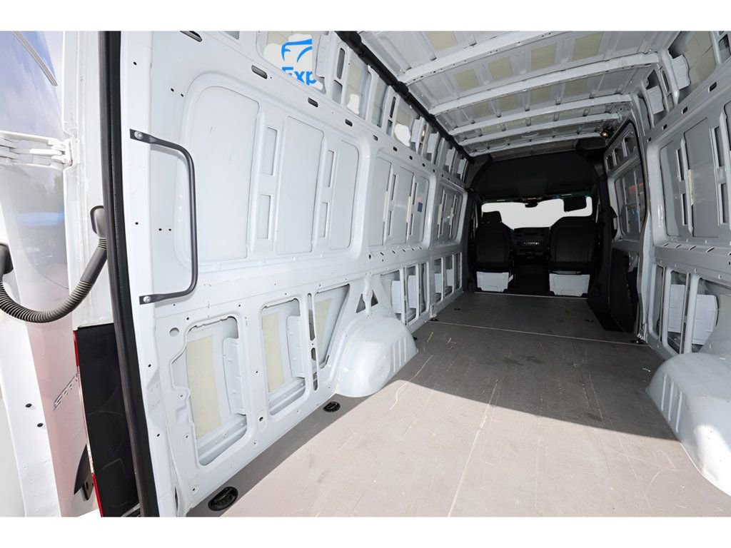 Used 2023 Mercedes-Benz Sprinter 2500 image 13