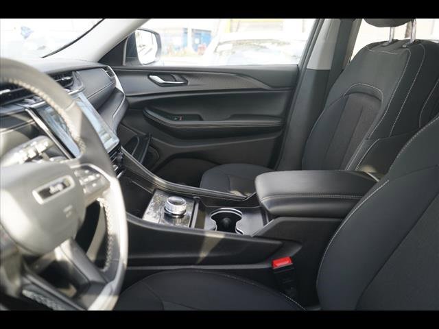 Used 2024 Jeep Grand Cherokee Laredo X w/ Trailer Tow Package image 7