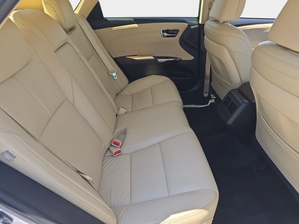 Used 2016 Toyota Avalon Limited FWD image 13