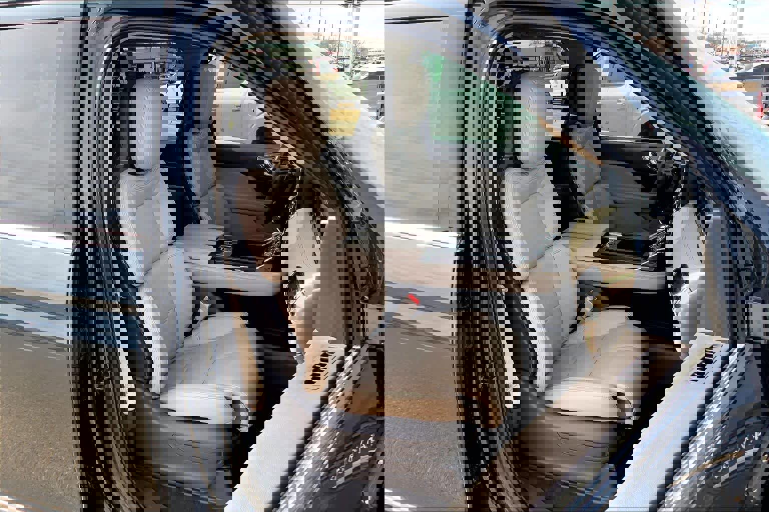 Certified 2024 Lincoln Navigator L Reserve image 8