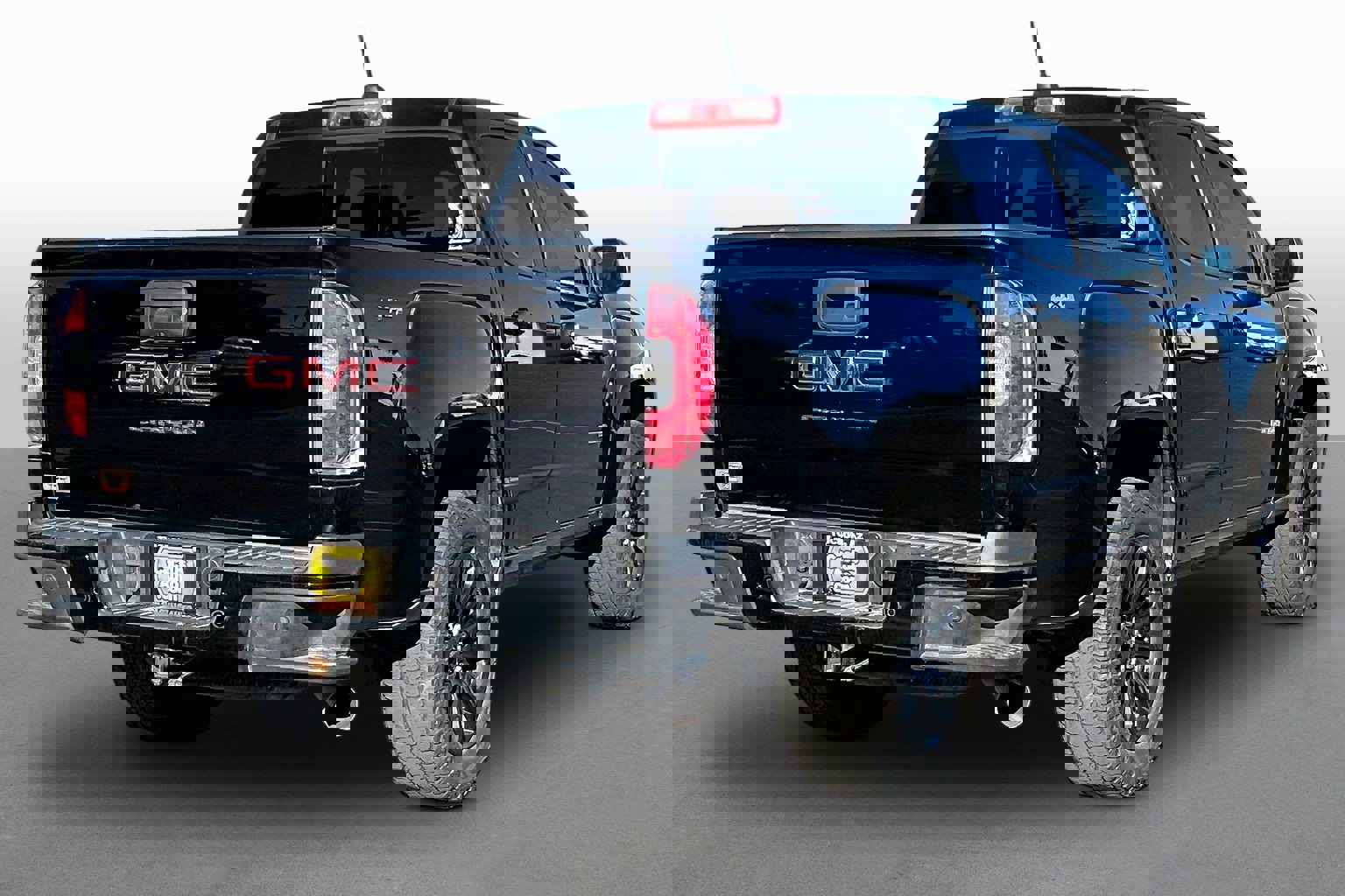 Used 2021 GMC Canyon Elevation w/ Driver Alert Package image 2