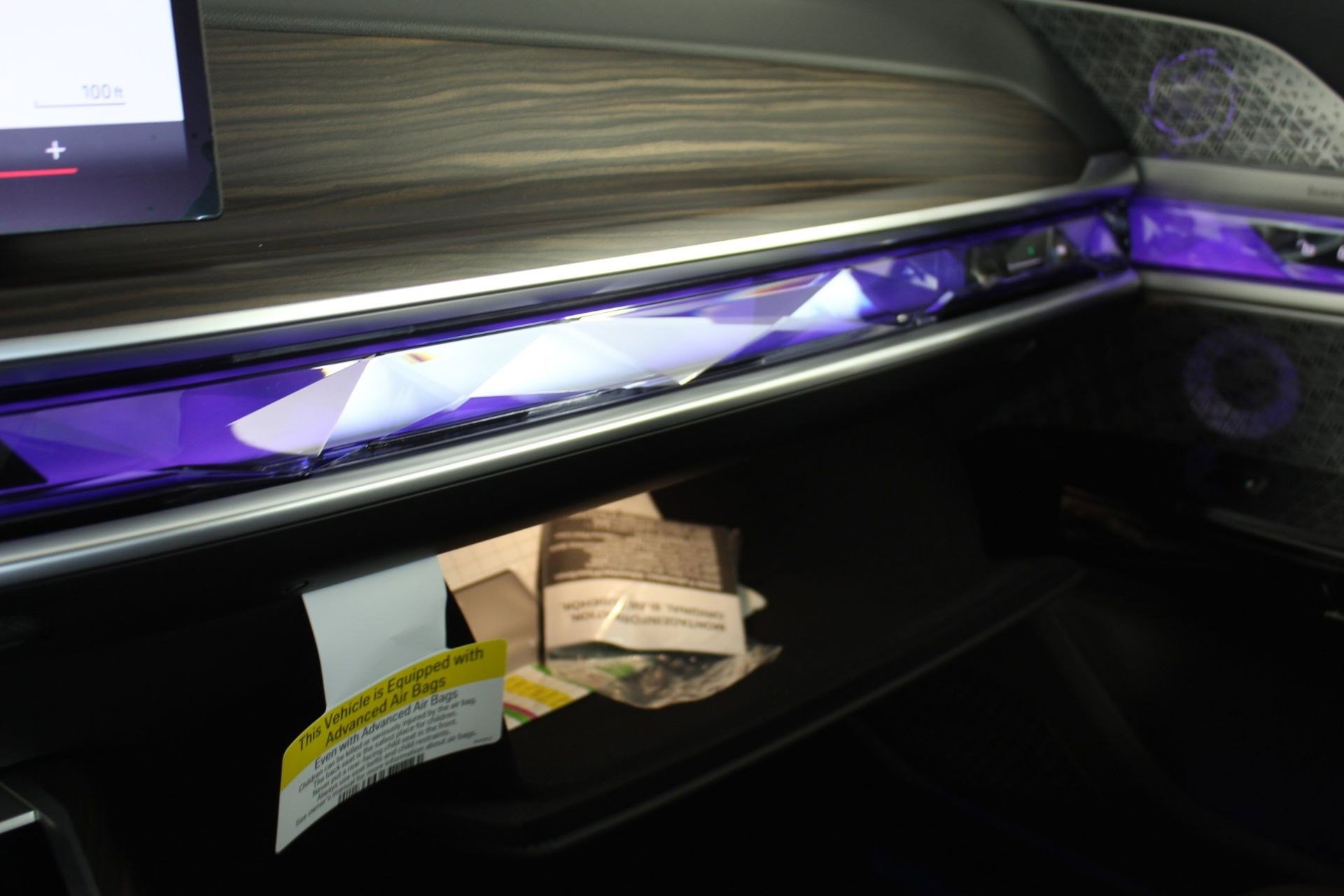 New 2026 BMW 750e xDrive w/ Executive Package image 32