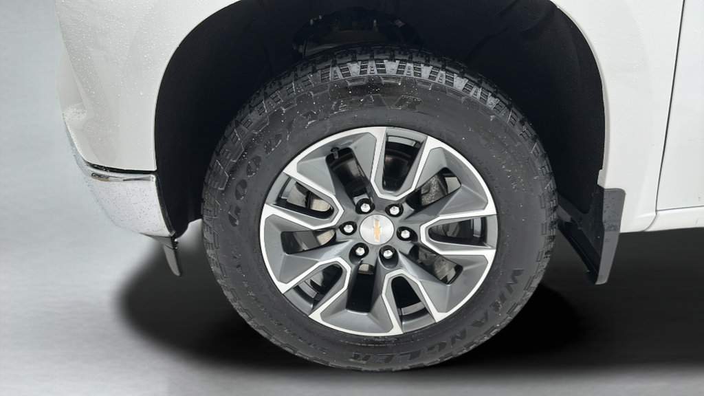 Used 2024 Chevrolet Silverado 1500 LT AWD/4WD image 10
