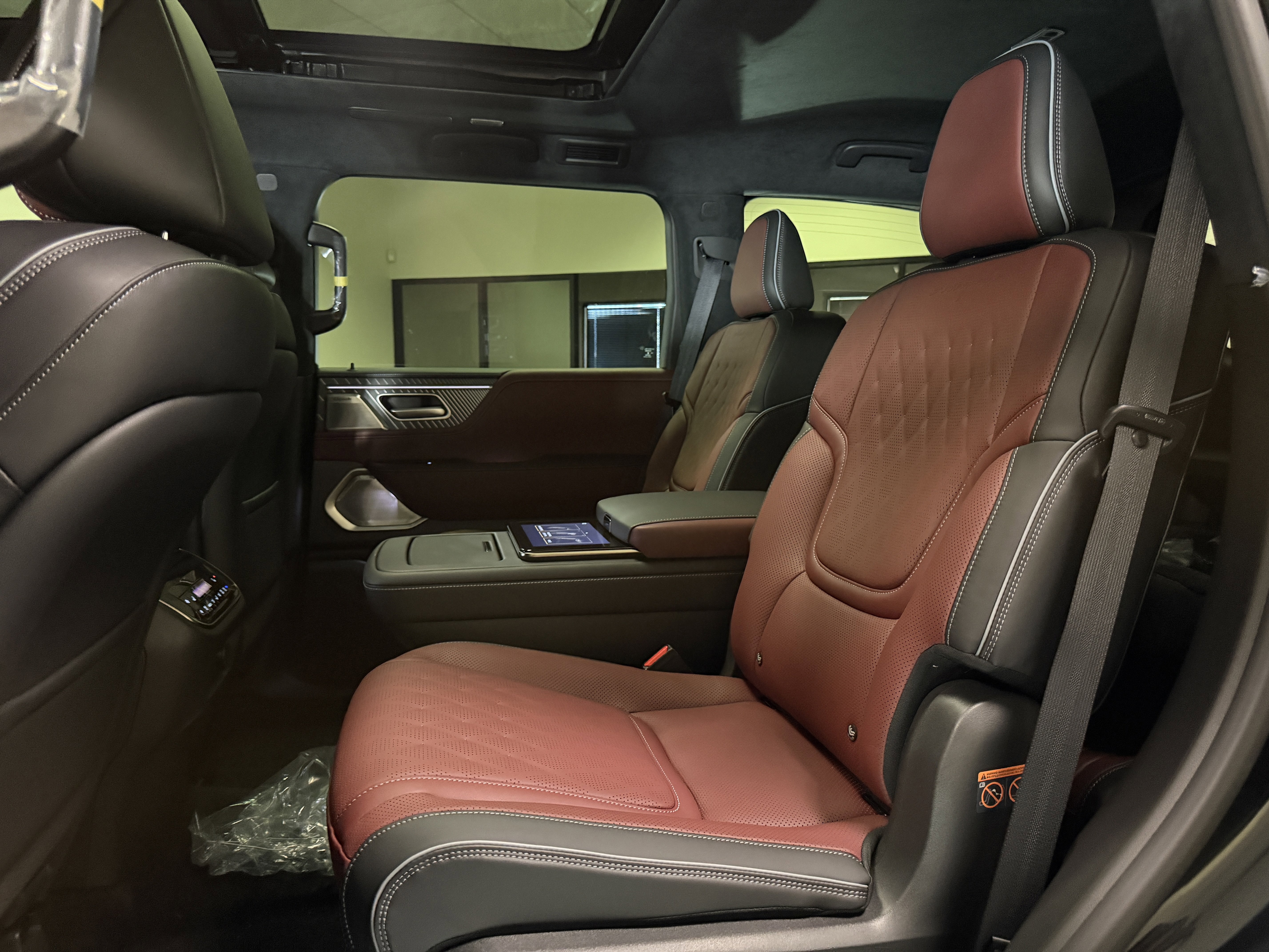 New 2026 INFINITI QX80 Autograph w/ Premium Cargo Package image 17