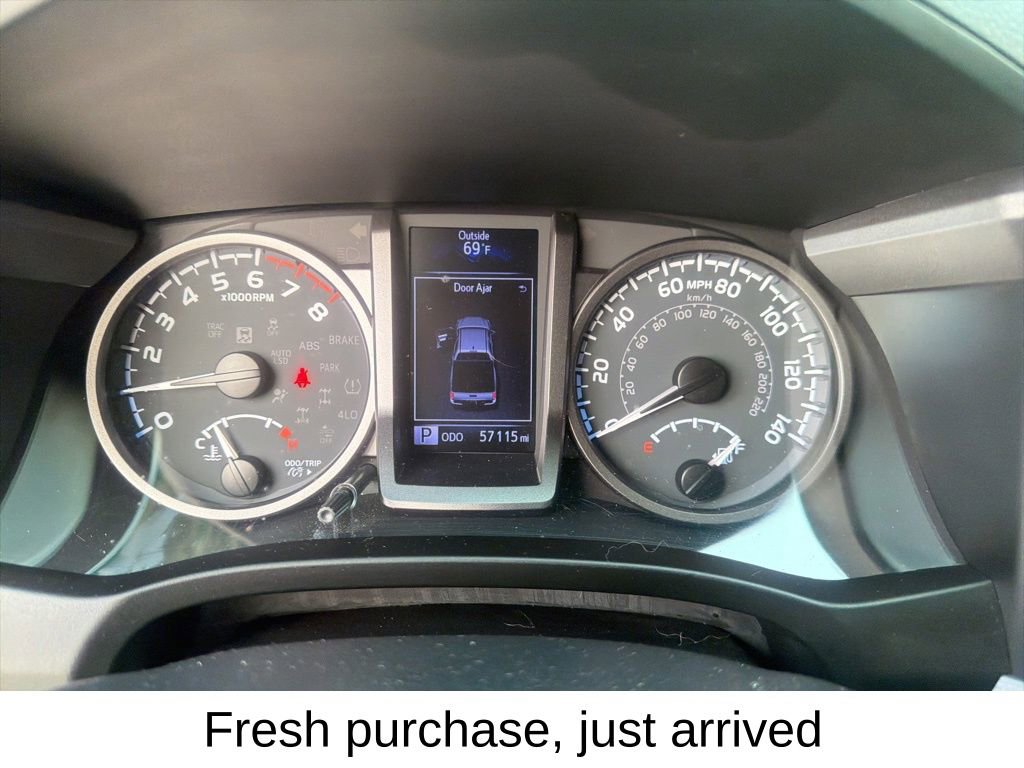 Used 2020 Toyota Tacoma TRD Off-Road image 11