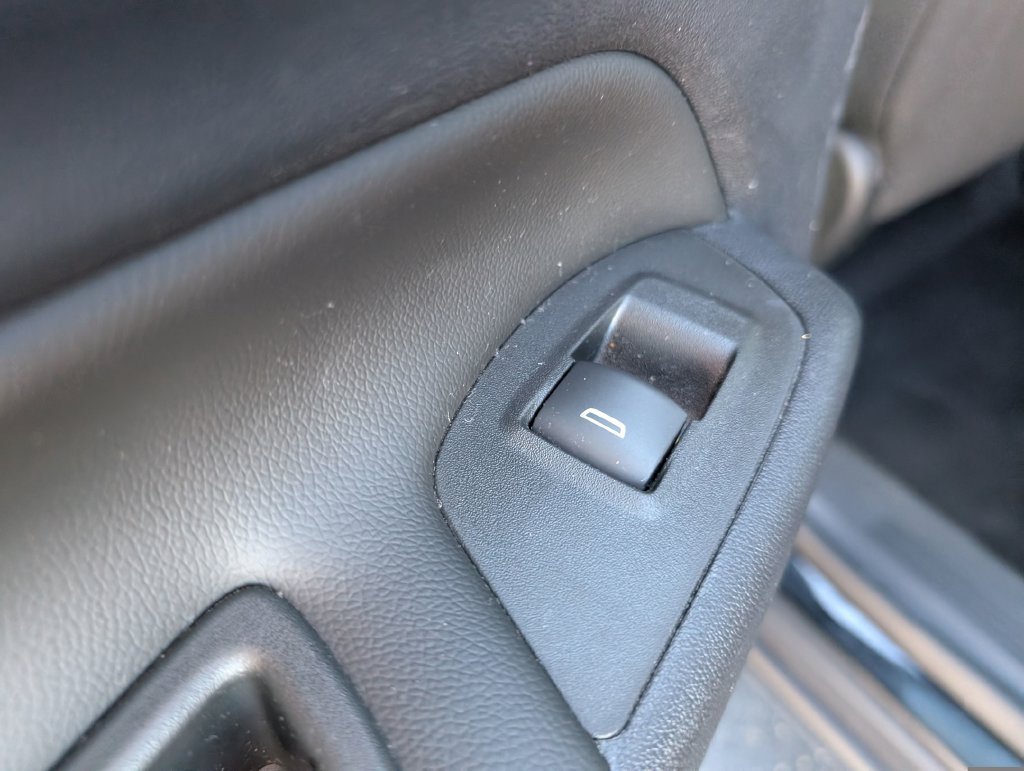 Used 2021 Chevrolet Equinox LT FWD image 15