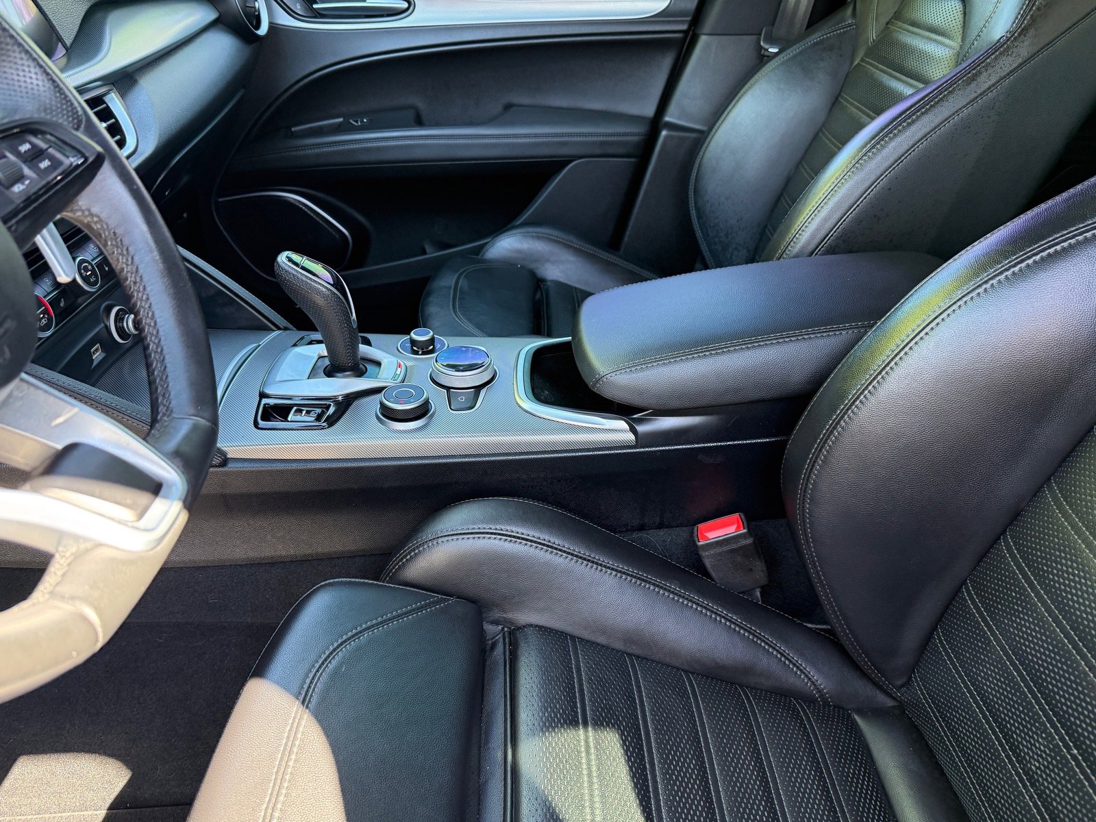 Used 2023 Alfa Romeo Stelvio Veloce image 23