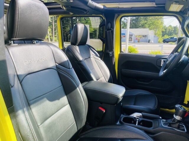 Used 2022 Jeep Wrangler Unlimited Sahara w/ Cold Weather Group AWD/4WD image 13