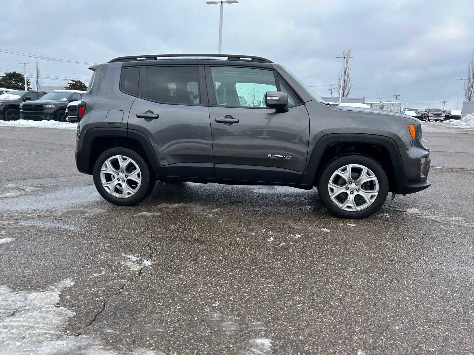 Used 2019 Jeep Renegade Limited w/ Trailer Tow Group image 9