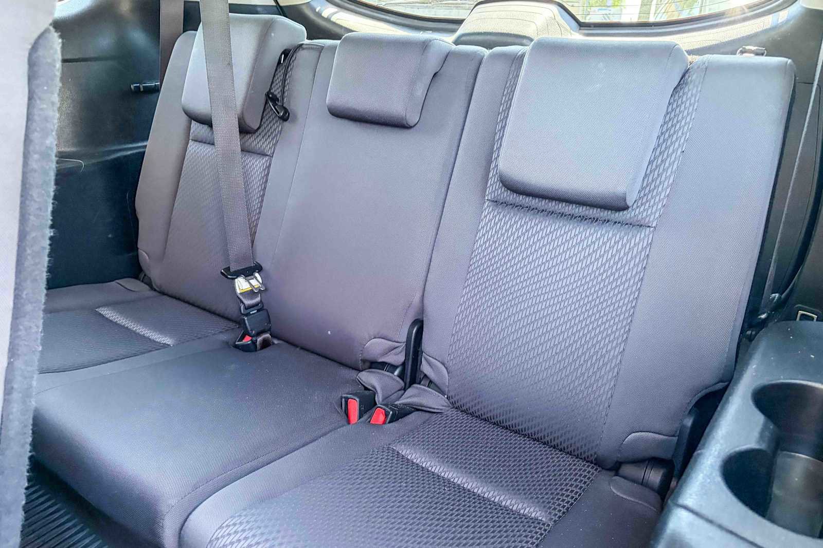 Used 2015 Toyota Highlander LE image 18