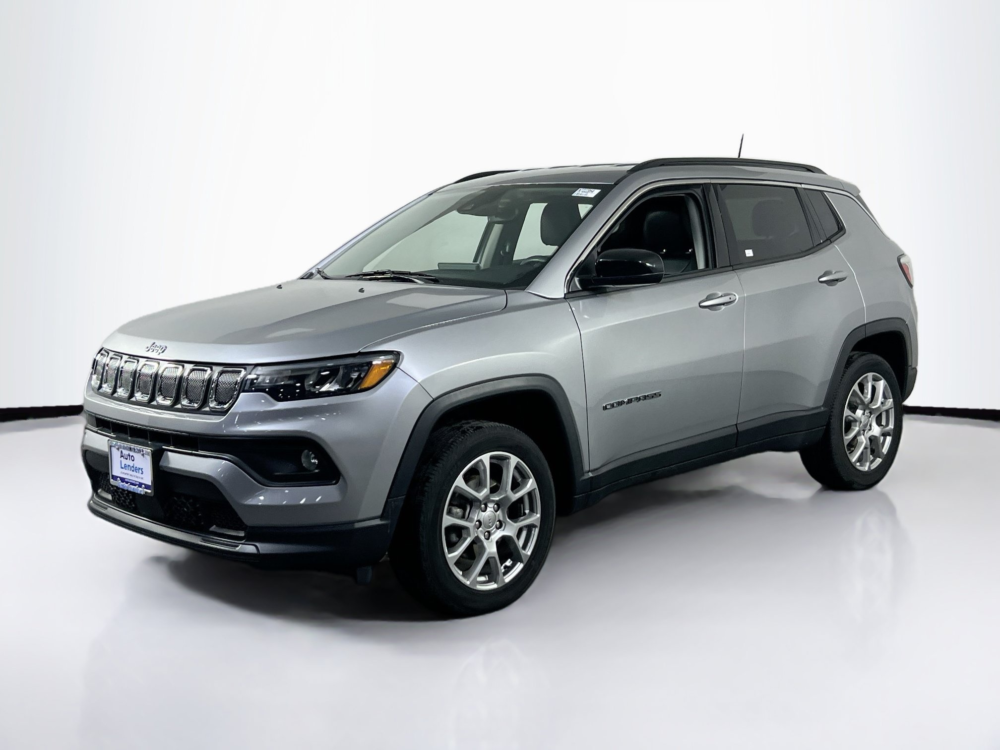 Used 2022 Jeep Compass Latitude AWD/4WD image 1