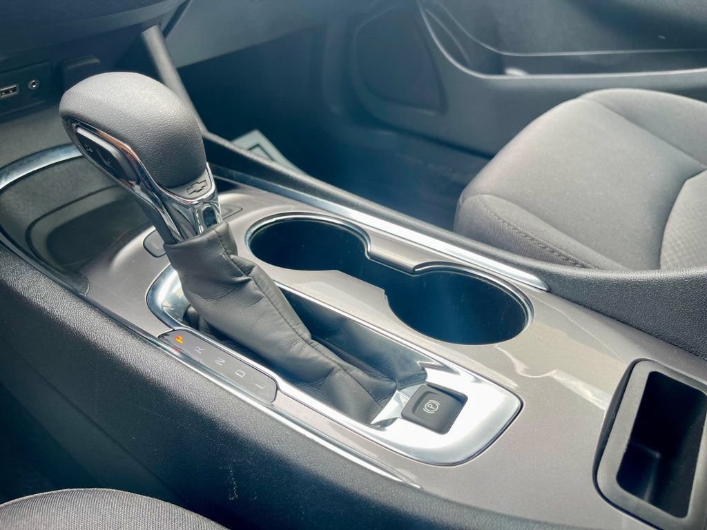 Used 2025 Chevrolet Malibu LT FWD image 13