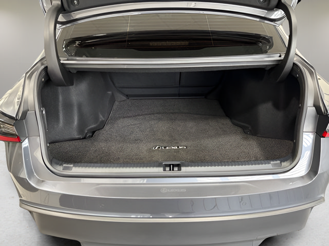 Used 2025 Lexus IS 300 w/ Premium Package RWD image 36