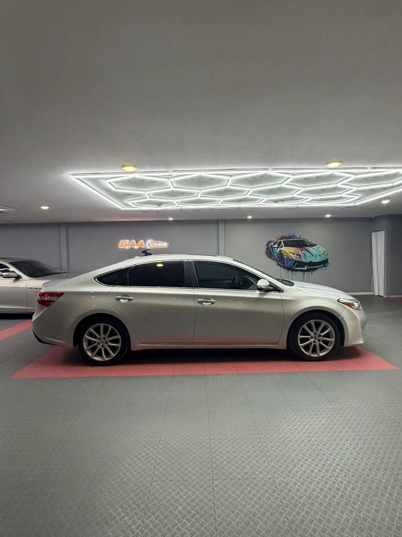 Used 2013 Toyota Avalon XLE Touring FWD image 7