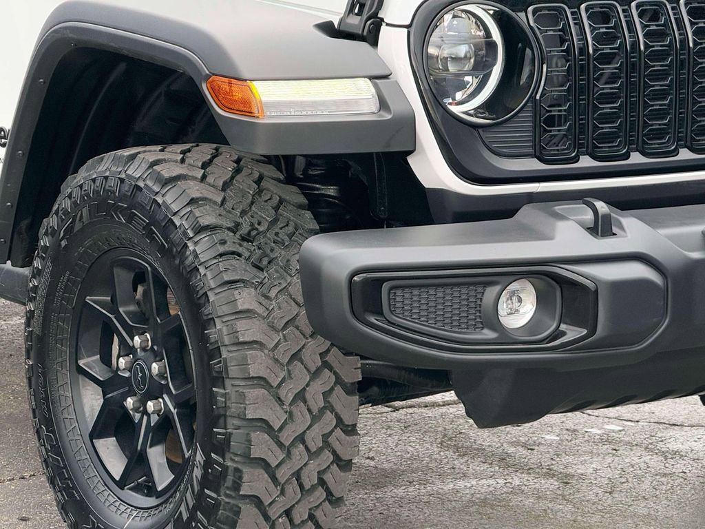Used 2025 Jeep Wrangler Willys AWD/4WD image 5