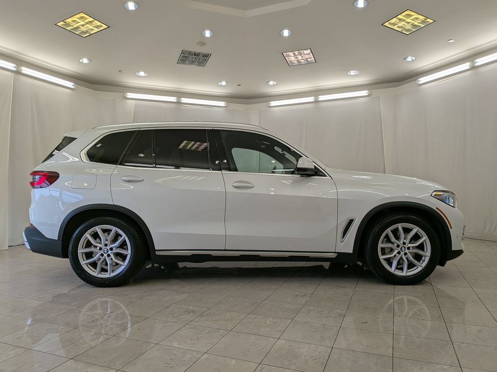 Used 2021 BMW X5 xDrive40i w/ Executive Package AWD/4WD image 11