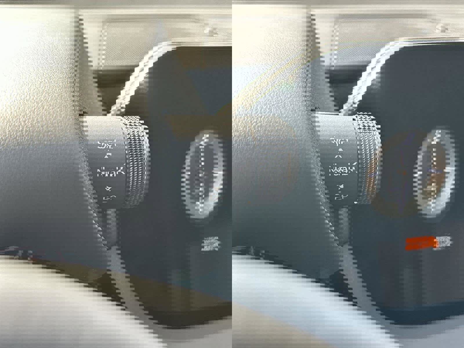 Used 2024 Lexus ES 300h w/ Premium Package image 29