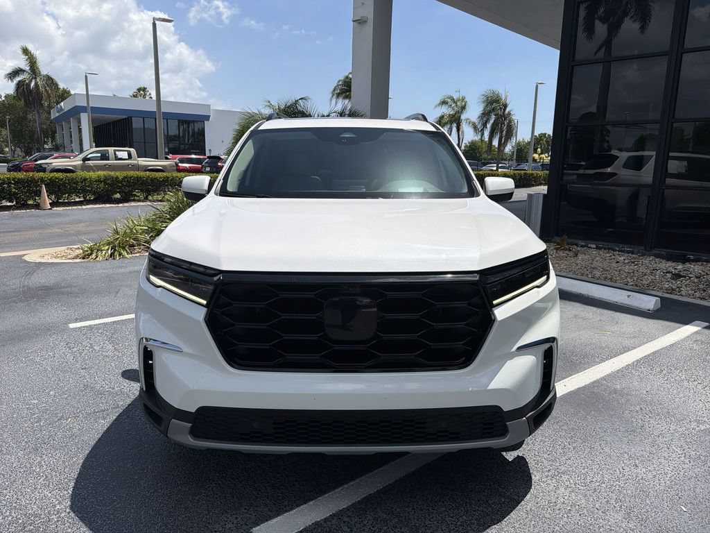 Used 2023 Honda Pilot Elite image 3