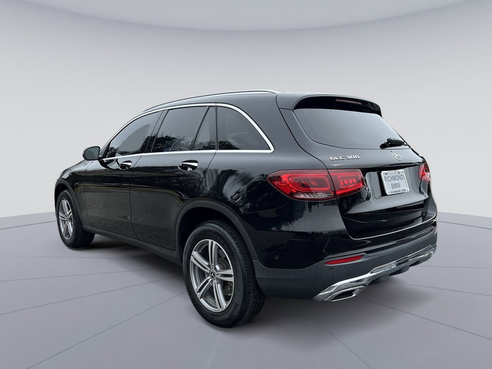 Used 2021 Mercedes-Benz GLC 300 4MATIC image 3